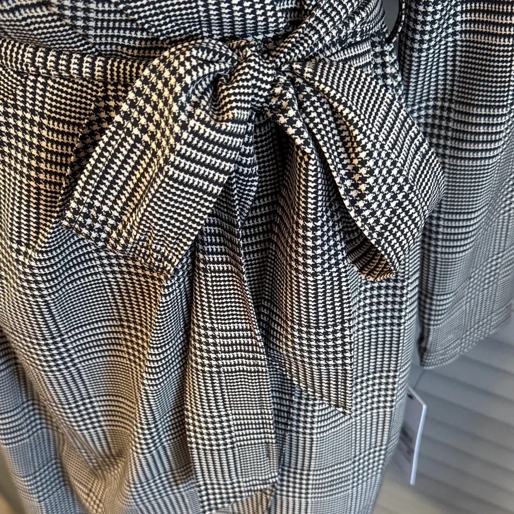 Calvin Klein Black and cream Herringbone pattern Wrap Dress~very classy! - Picture 4 of 13